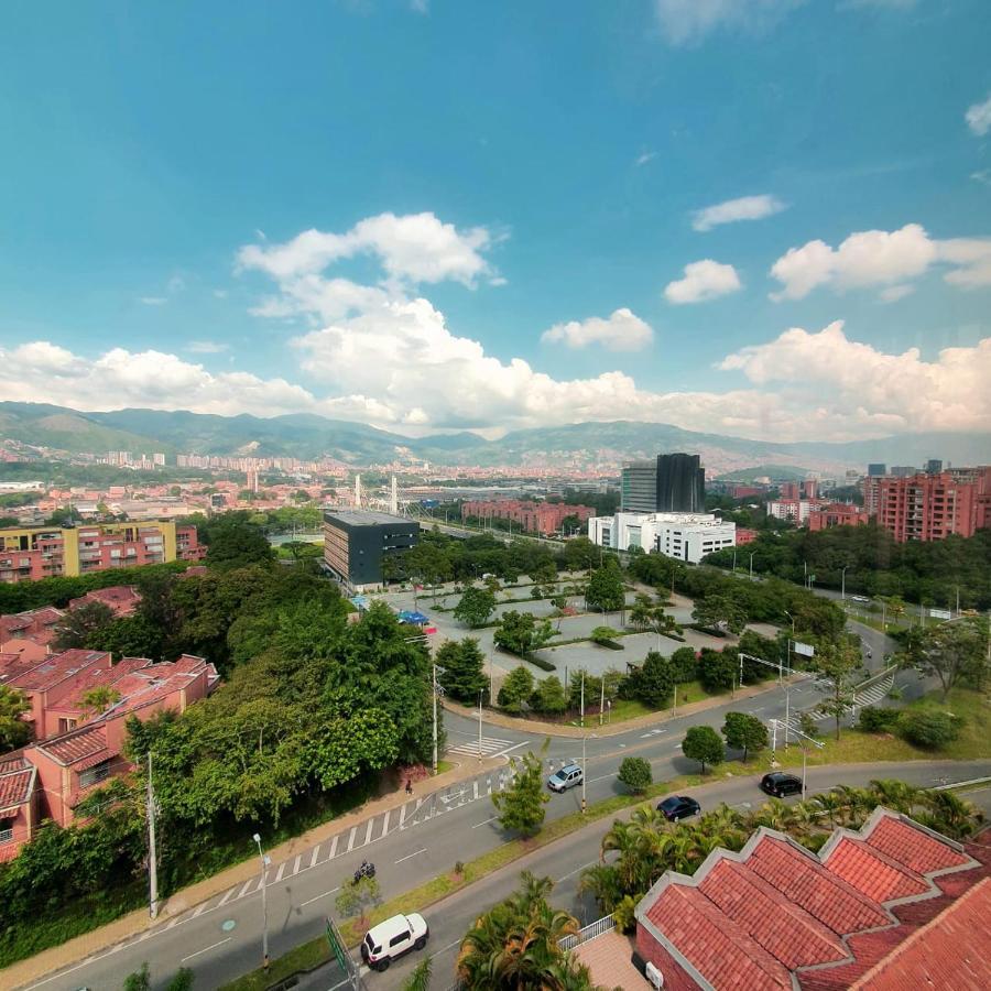 Aptos Alcazar Oviedo By Housy Host Medellín Exterior foto