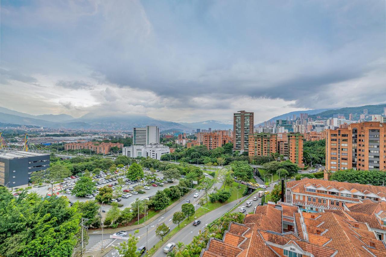 Aptos Alcazar Oviedo By Housy Host Medellín Exterior foto